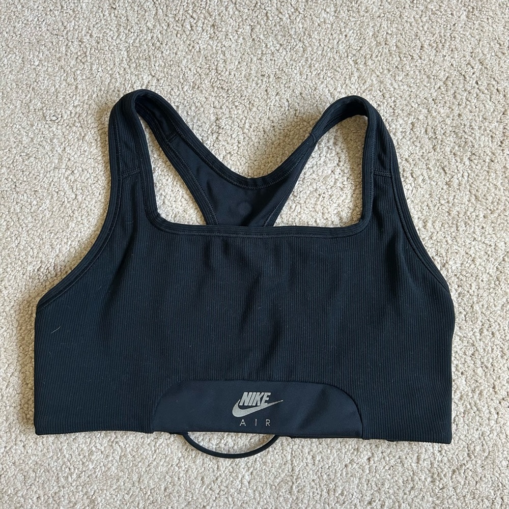 Nike Dri-Fit Swoosh Sports Bra